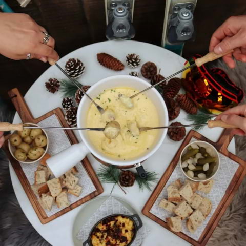 An après-ski bar with bottomless fondue is coming to Camden
