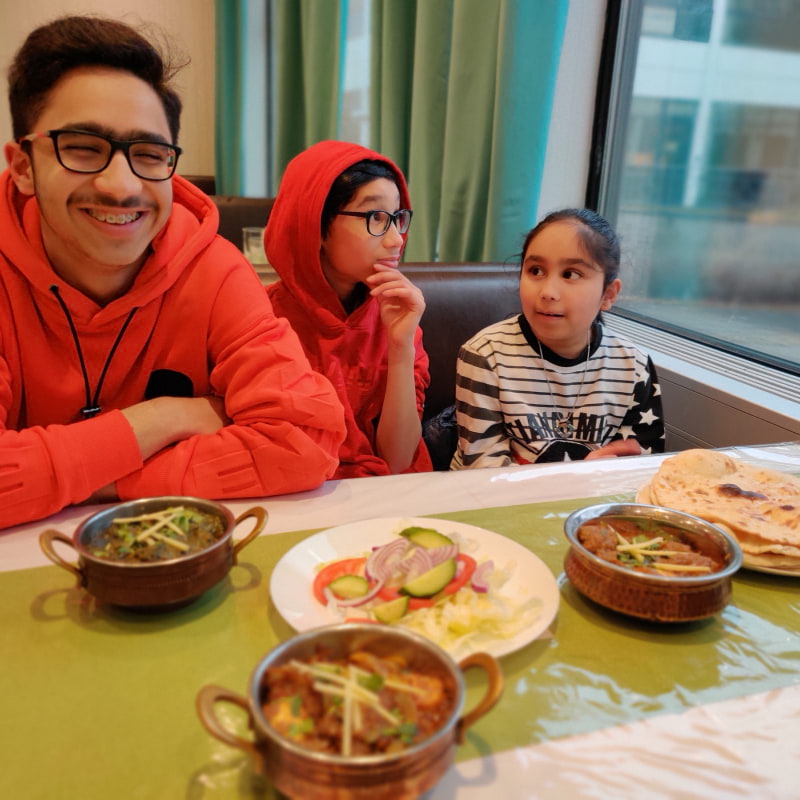 Middag – Bild från Anmol Sweets & Restaurant av Shahzad A. (2021-03-28)