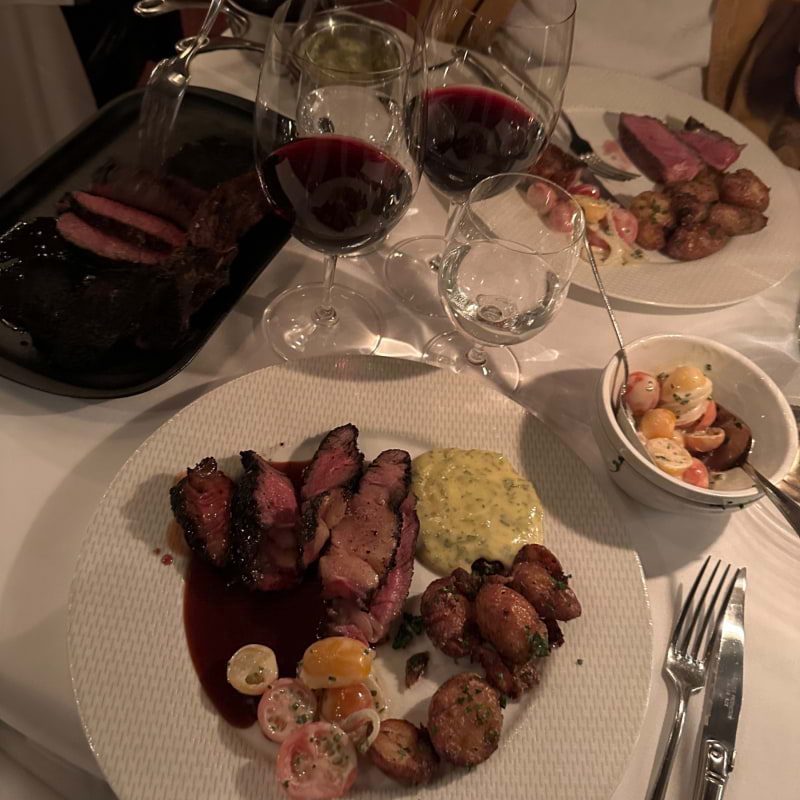 Kött, potatis, bea, rödvinssås – Bild från Bakfickan Djuret av Isabelle W. (2023-02-24)