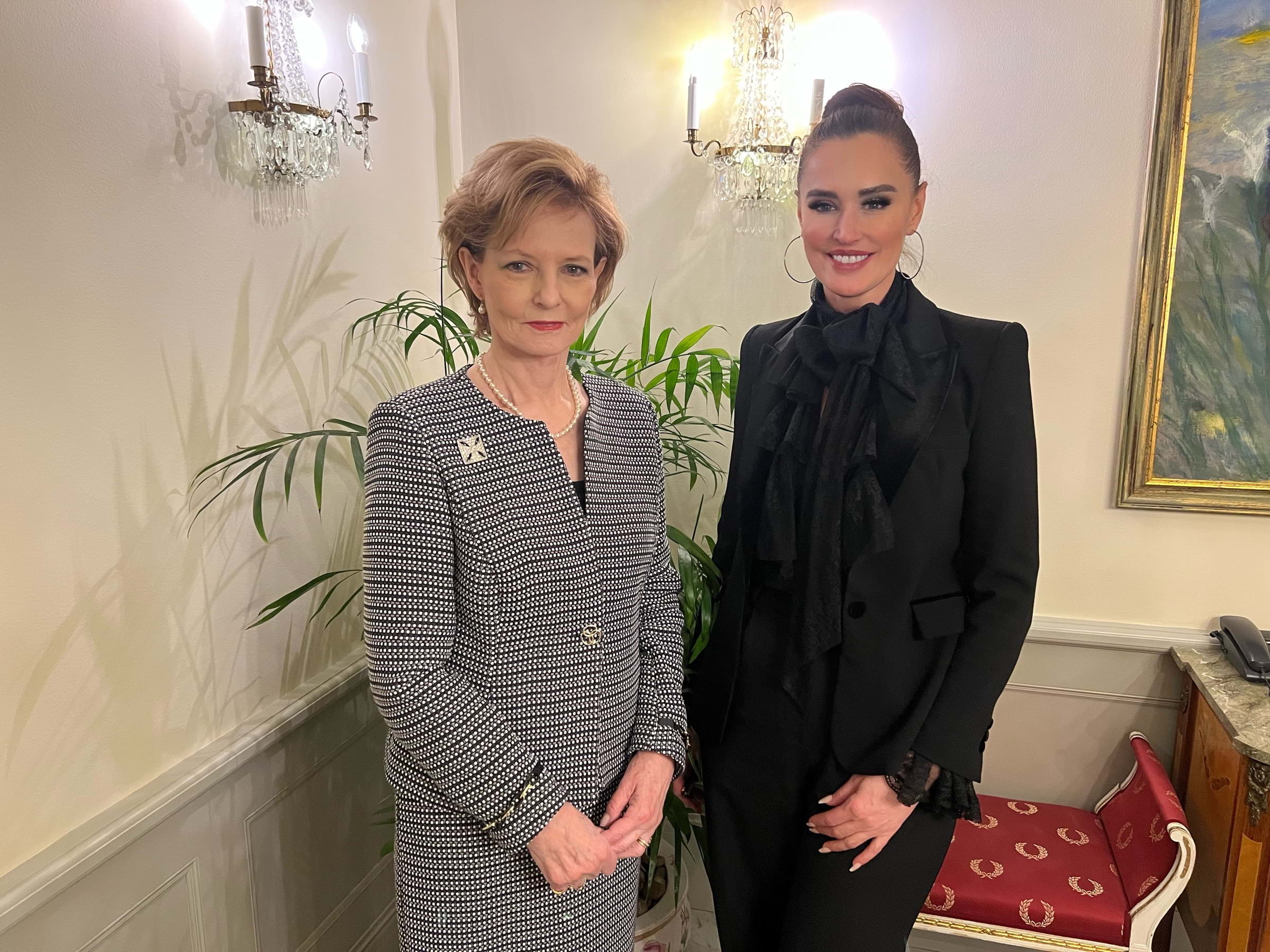 Her Majesty and Beba Jonsson at Grand Hotel in Stockholm, March 7th 2023 – Photo from Bebas Hair & Beauty by Radu G. (09/03/2023)