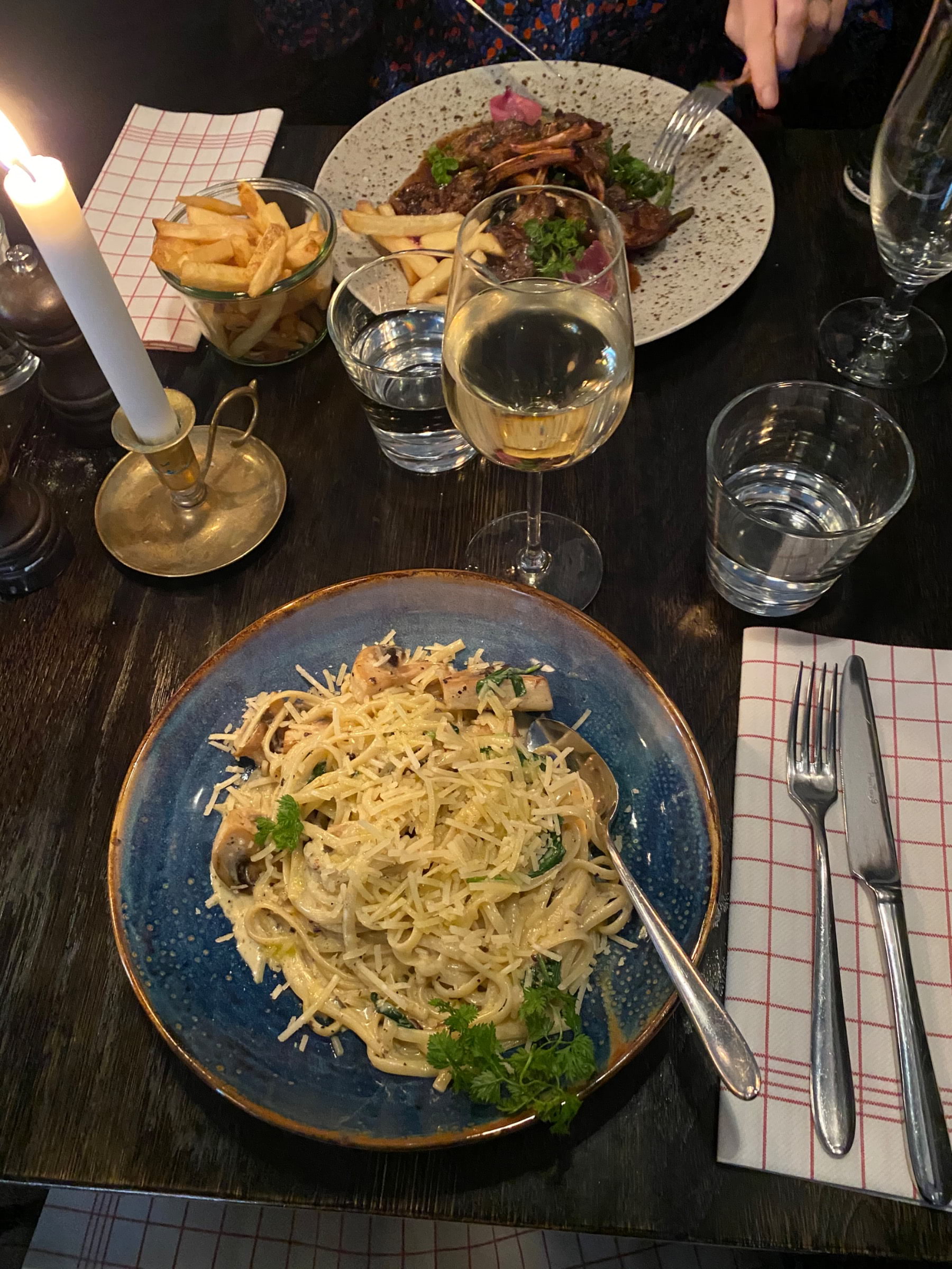 Linguine con olio al tartufo, pasta med tryffel och svamp – Bild från Bistroteket av Lisa S. (2020-09-20)