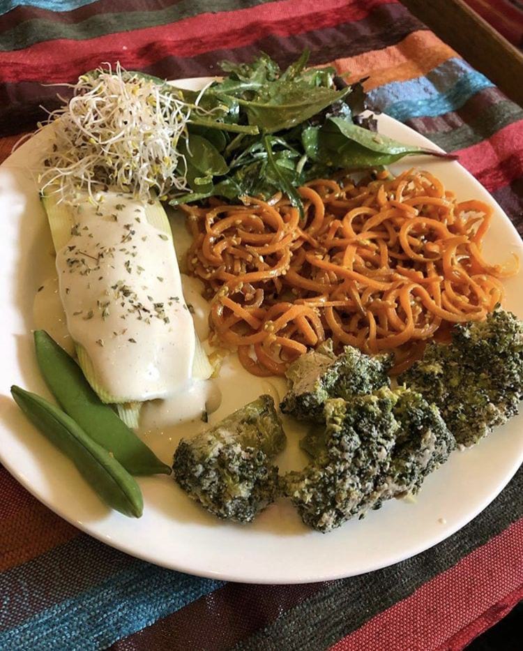 Raw lasagne och lite annat smått och gott! – Bild från Bliss Café av Linda L. (2019-07-18)
