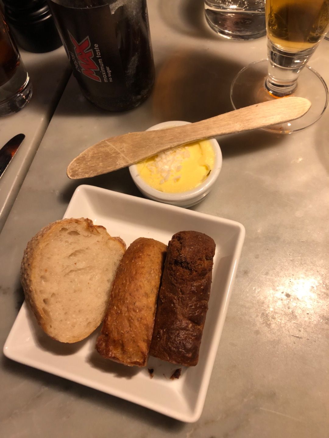 Bröd med smör! – Bild från Brasserie Elverket av David F. (2020-02-02)