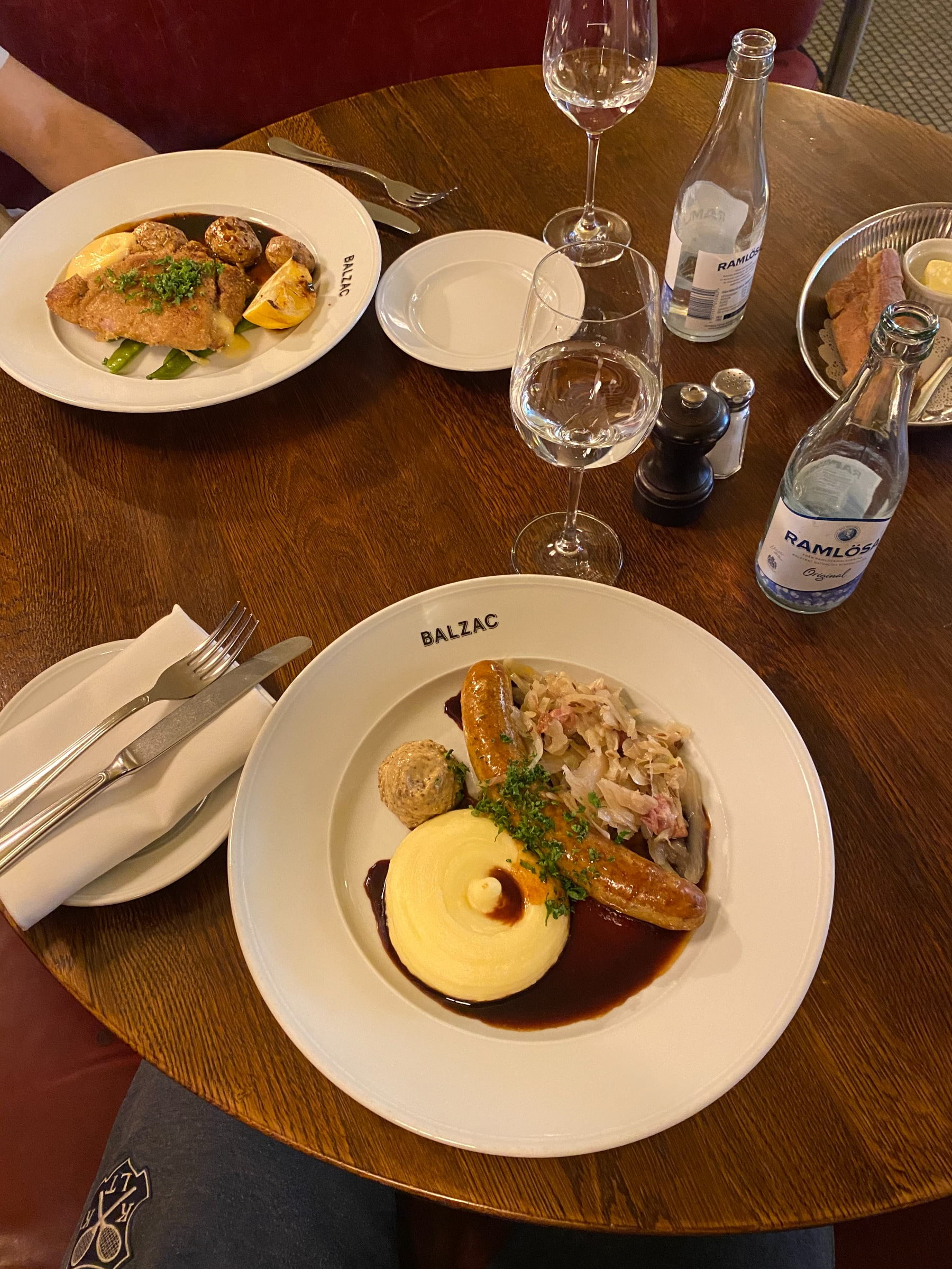 Lunchkorv – Bild från Brasserie Balzac av Adam L. (2021-05-15)