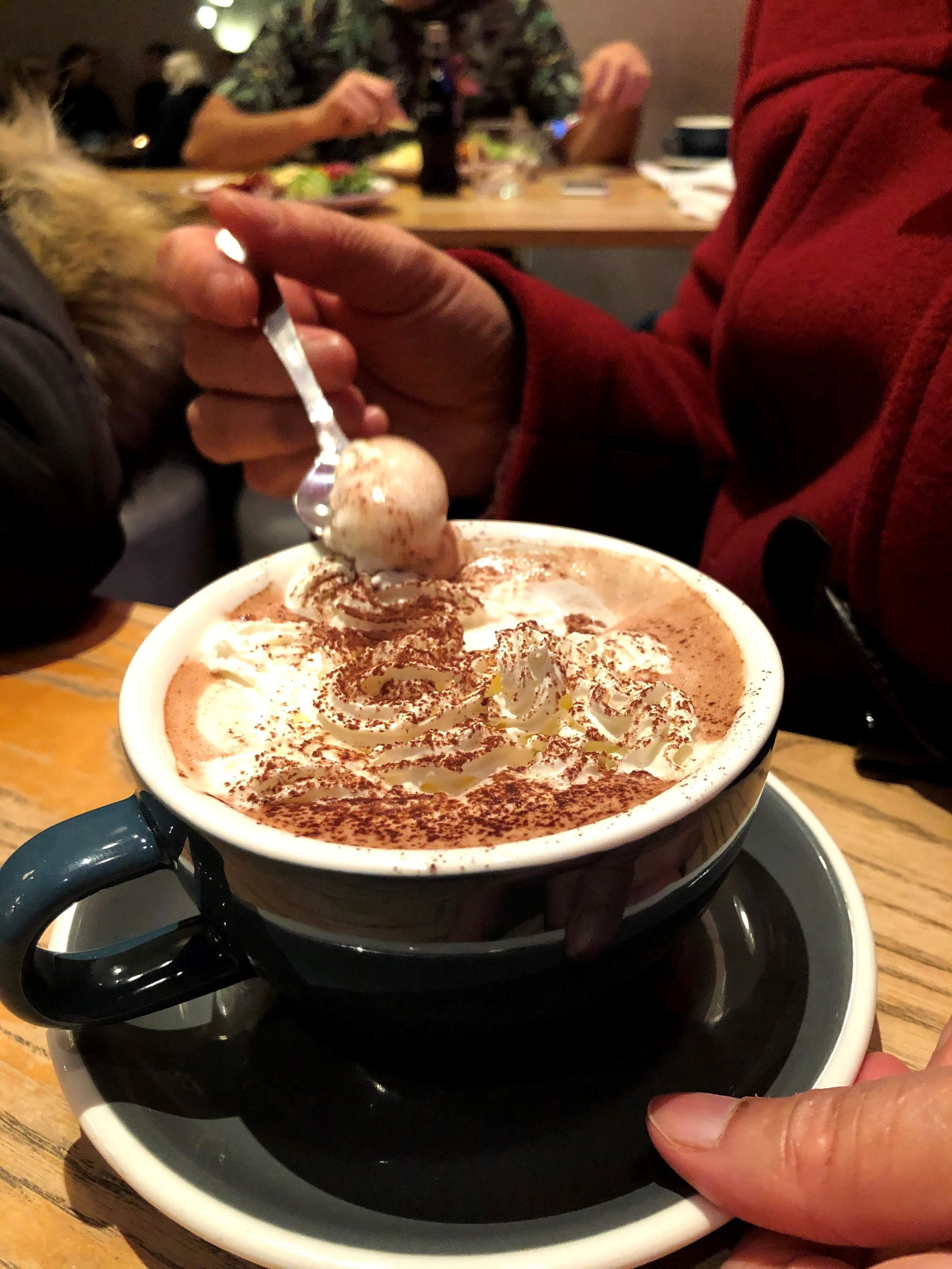 Varm choklad – Bild från Café Foam av Madiha S. (2020-05-27)