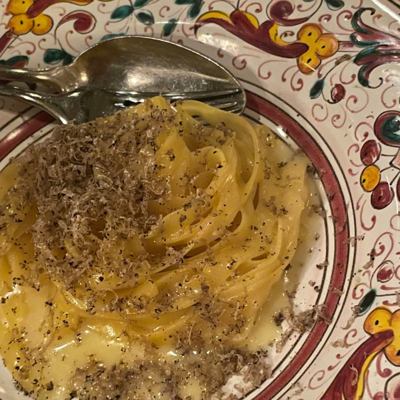 Pasta Alfredo med färskriven tryffel – Bild från Capannone av Jenny Q.