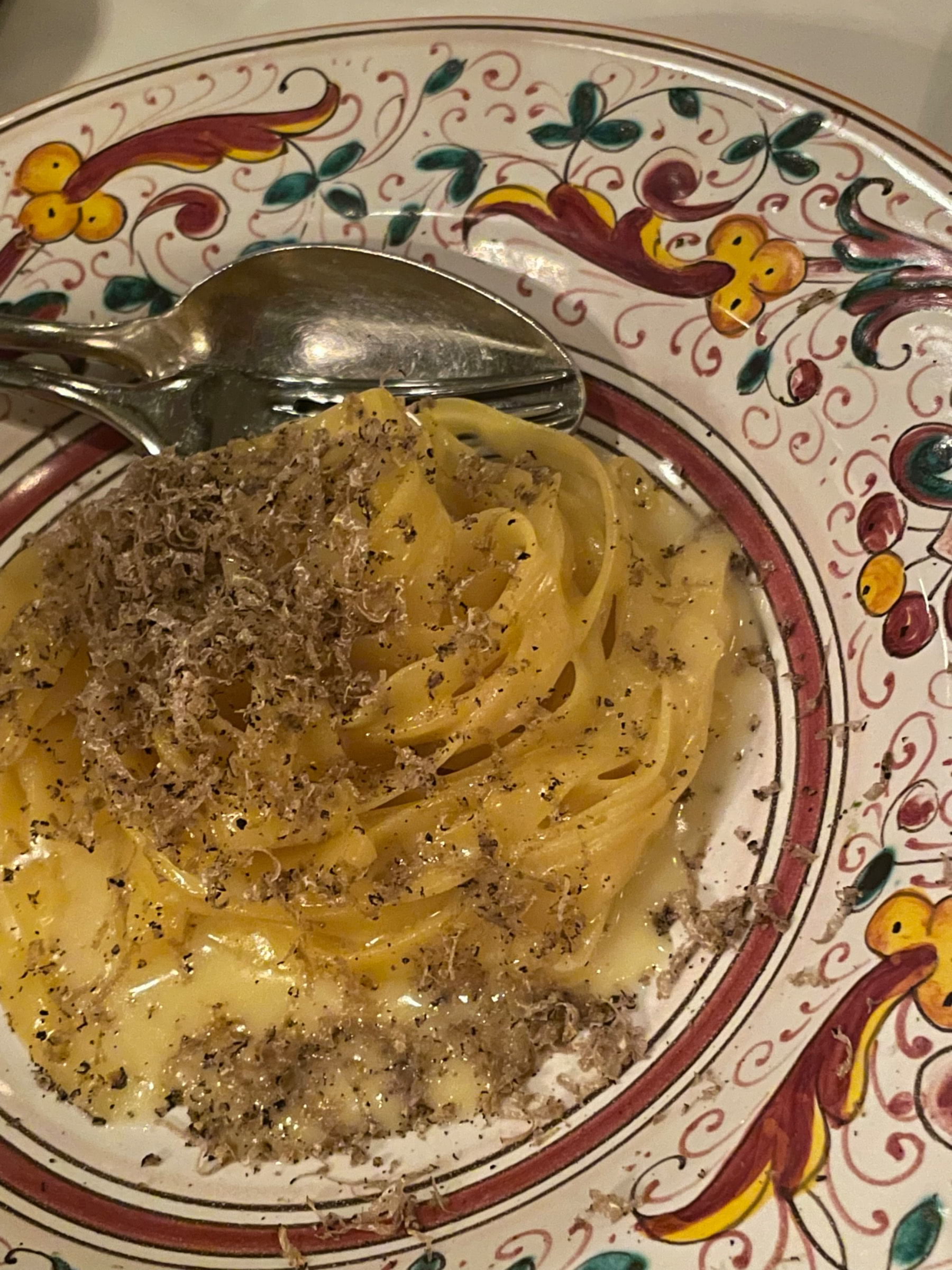 Pasta Alfredo med färskriven tryffel – Photo from Capannone by Jenny Q. (05/07/2022)
