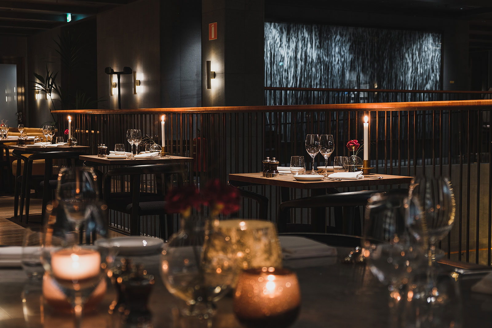 Dining Room & Cocktail Bar At Six – Wow-restauranger