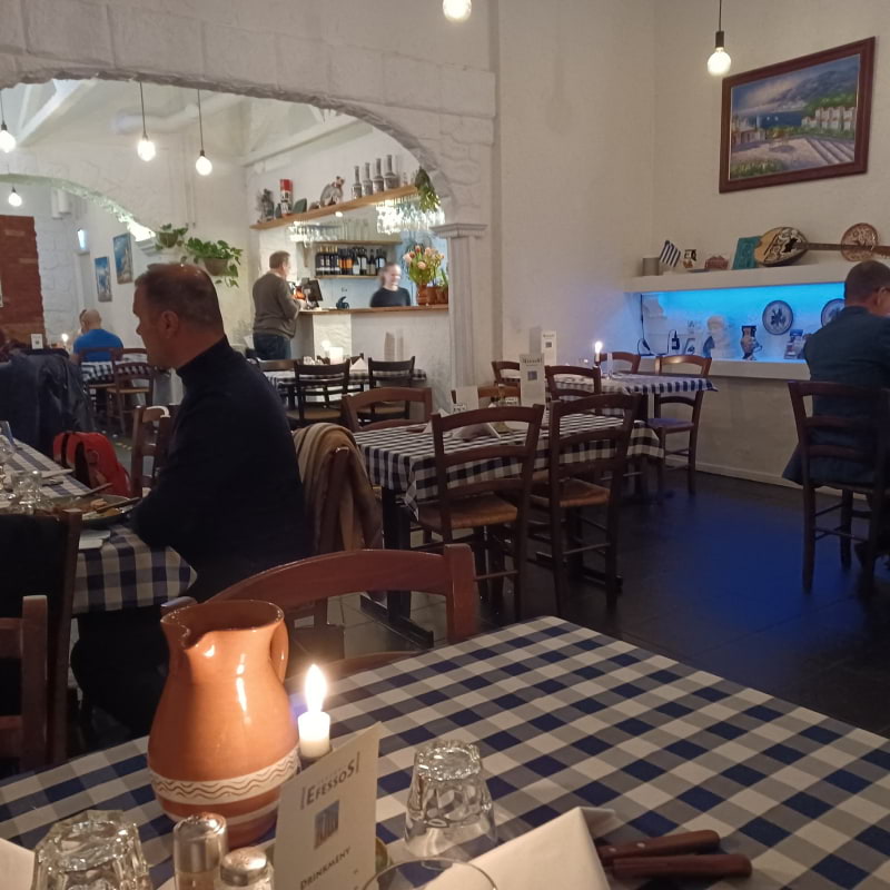 Trevlig restaurangmiljö – Bild från Efessos Taverna av Björn T.