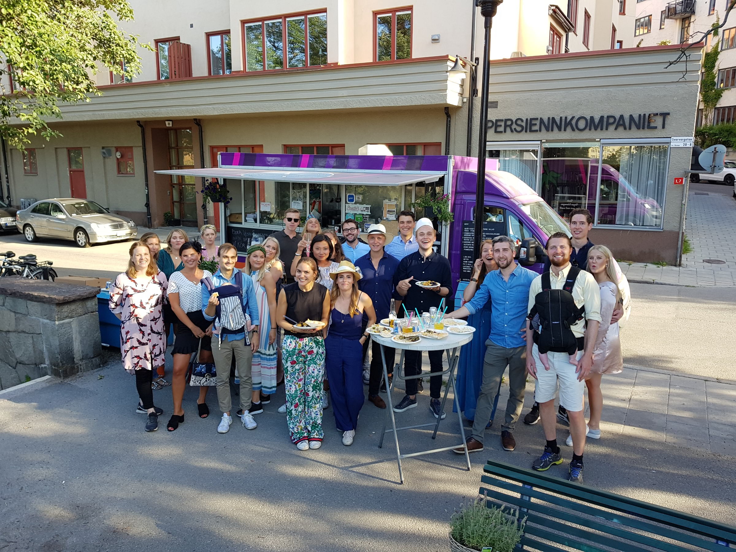 F&ouml;delsedagsfest med trucken, v&auml;lkomna! &ndash; Bild fr&aring;n Falafel Stockholm food truck av Falafel&nbsp;S. (2022-04-20)