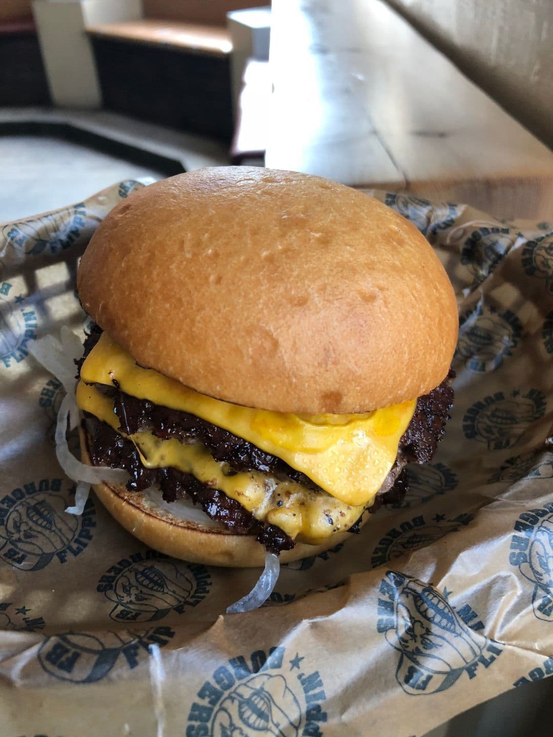 Perfekt monterad, sitter ihop när man äter och snyggaste burgaren there is – Bild från Flippin' Burgers Observatorie­gatan av Adam L. (2018-02-04)