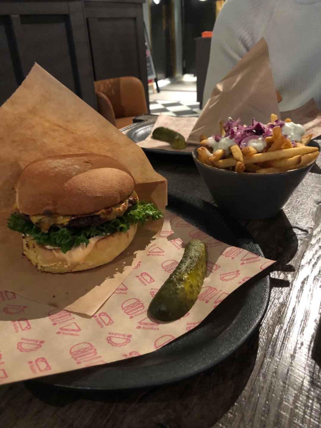 Cheesburgare – Bild från Gnarly Grill & Burgers Kungsgatan av Erica E. (2019-10-31)