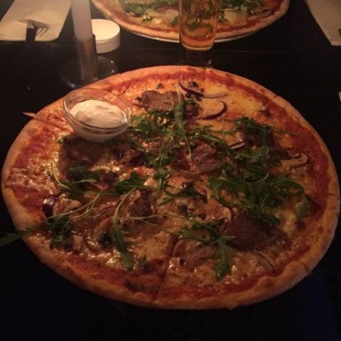 Oxfilépizza på Grappa – Bild från Grappa Matsal & Bar av Peter B.