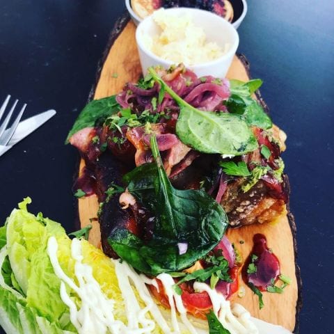 Planka med blandade goda saker kyckling chorizo fläsk  – Bild från Grodhavet av Nicolina U.