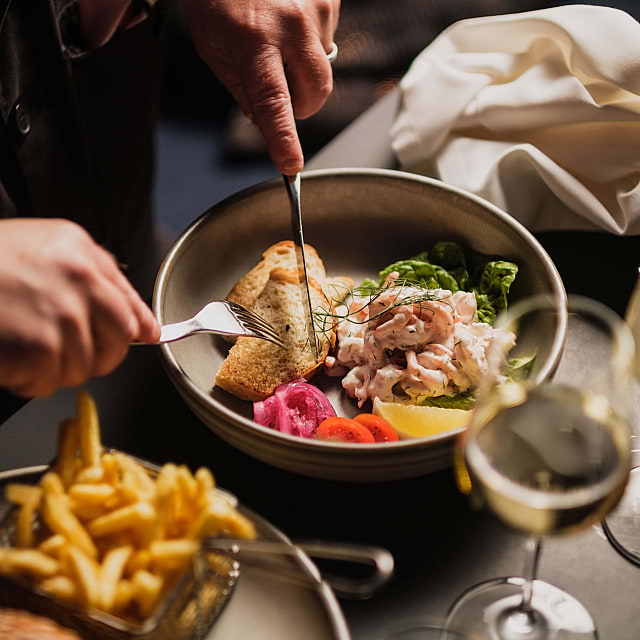 Atrium Bar & Restaurant