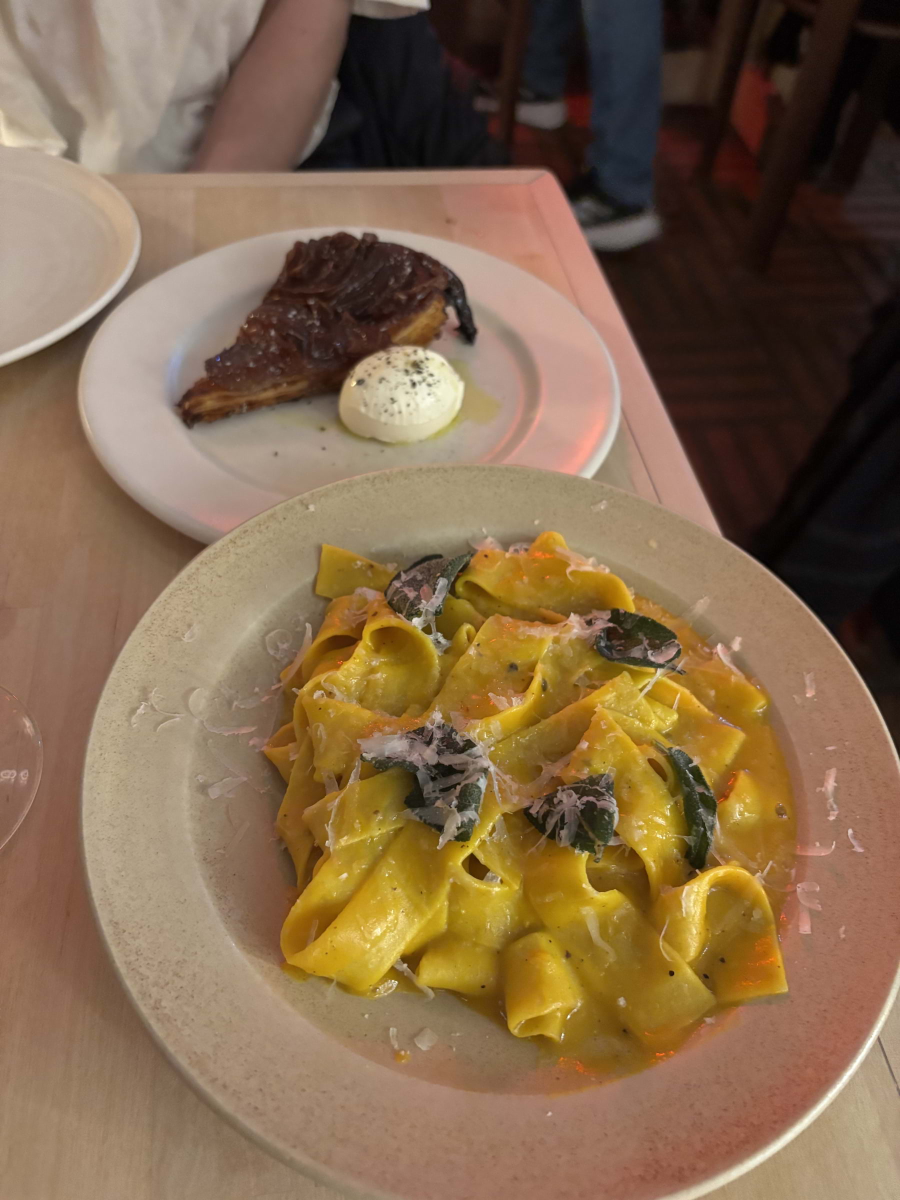 Pasta med pumpa och salvia, löktarte – Bild från Bar La Lune av Lisa M. (2025-10-18)