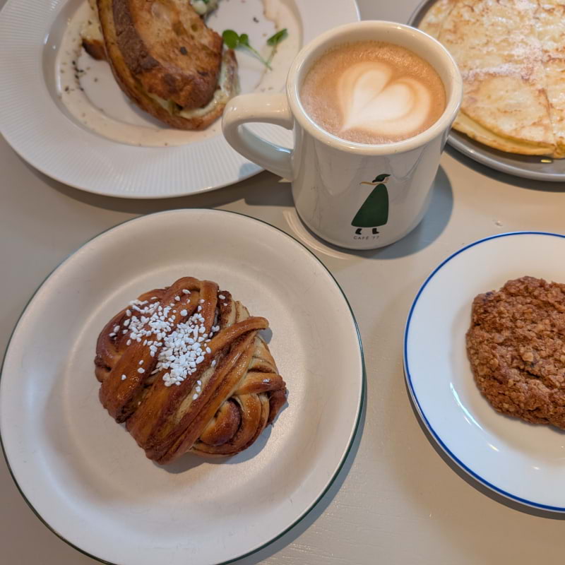 Photo from Café 77 by Doux E. (09/11/2025)