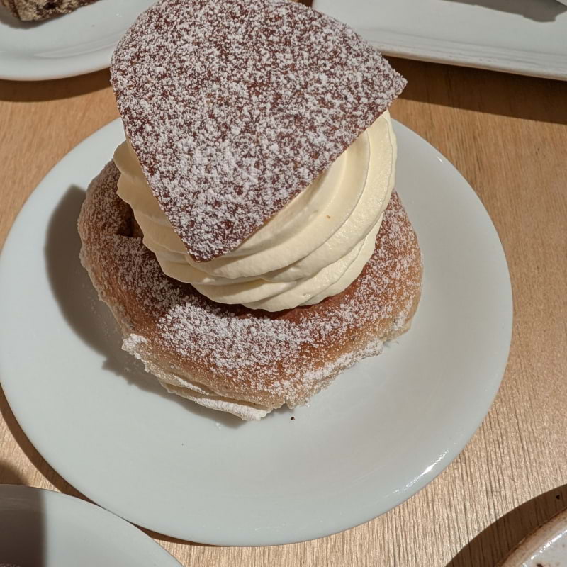 Semla &ndash; Bild fr&aring;n Da Matteo Magasinsgatan av Doux&nbsp;E. (2026-04-07)