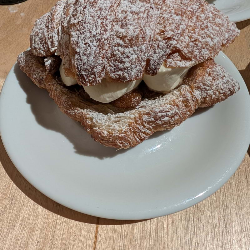 Croissant Semla &ndash; Bild fr&aring;n Da Matteo Magasinsgatan av Doux&nbsp;E. (2026-04-07)