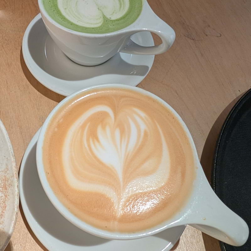 Latte och Matcha – Bild från Da Matteo Magasinsgatan av Doux E. (2026-04-07)