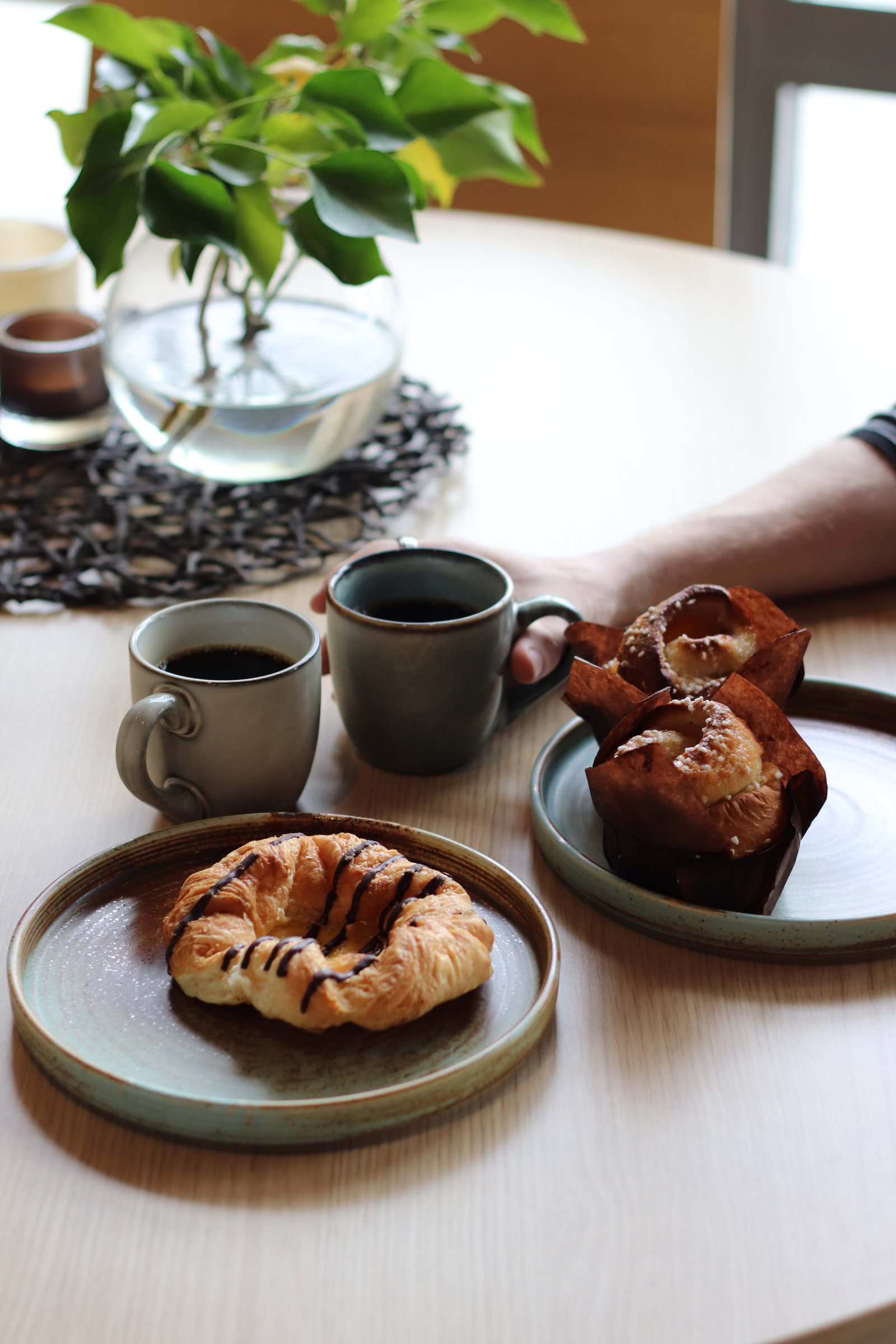 Det finns även möjlighet att köpa fika – Bild från Fyren Restaurang, Café & Konferens av Daniella Å. (2025-04-23)