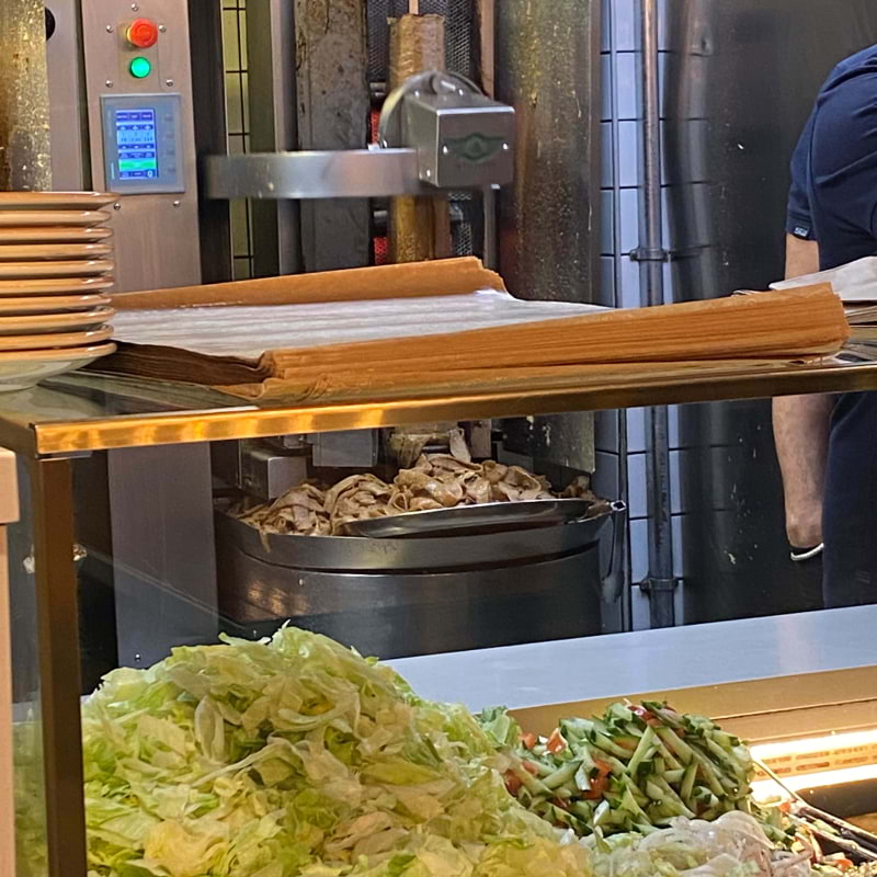 Alltså kolla på detta berg av sallad 🥬 – Bild från Kebaberia Vasagatan av Anna L. (2025-11-13)