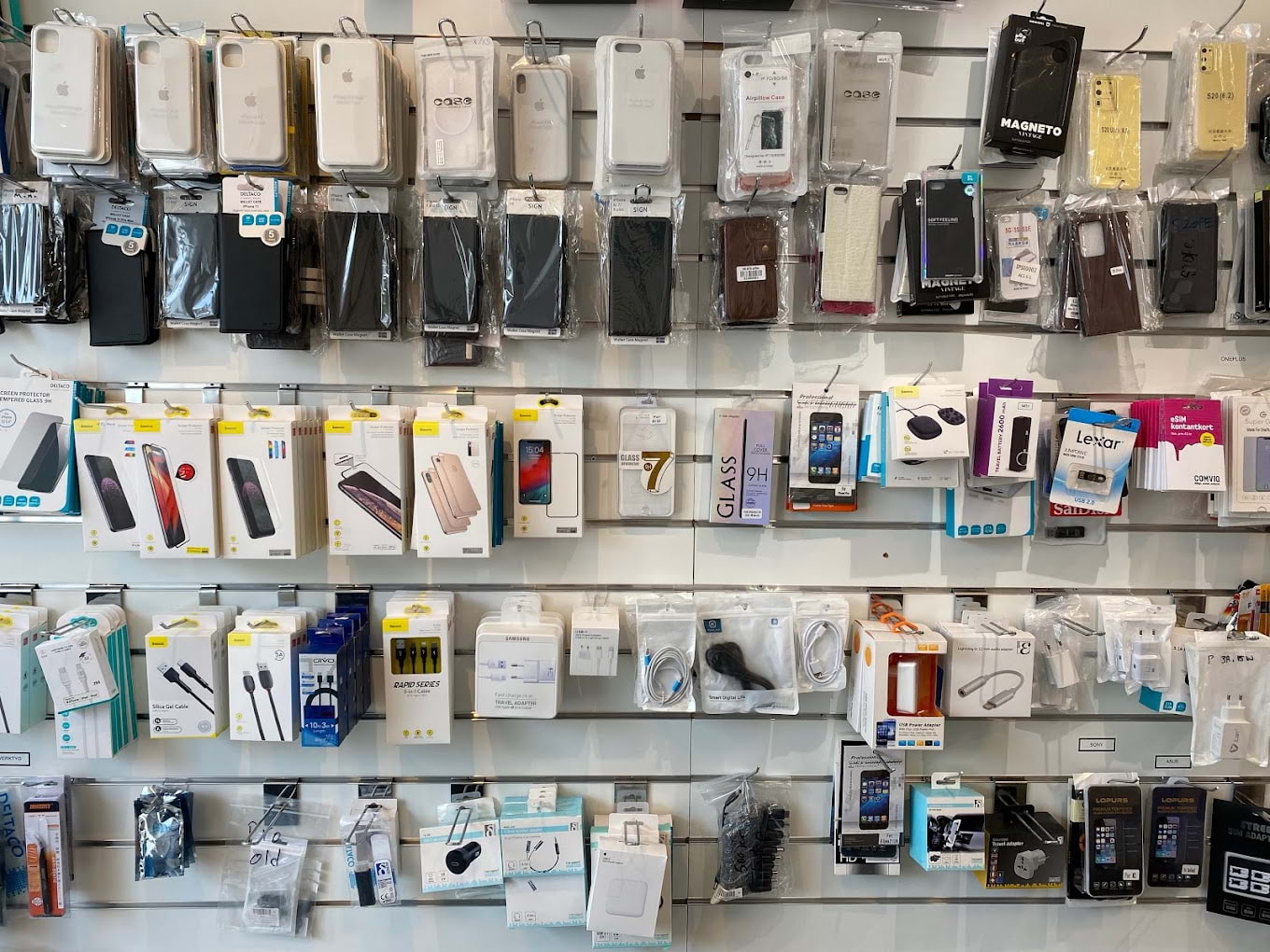 Laga iPhone Göteborg butik – Photo from LagaiPhone.se by Poorya K. (01/09/2025)