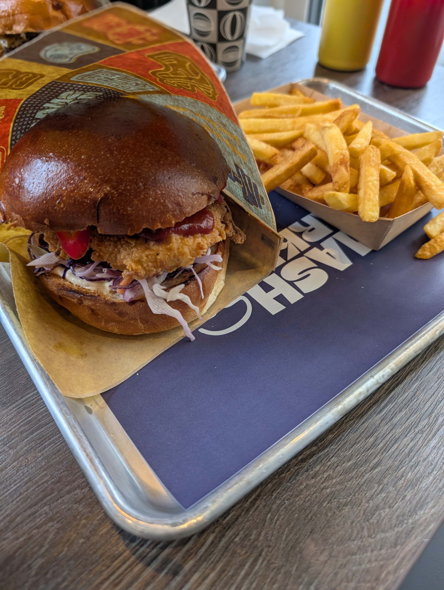 Korean Fried Chicken Sandwich – Photo from Smash Market by Doux E. (30/10/2025)