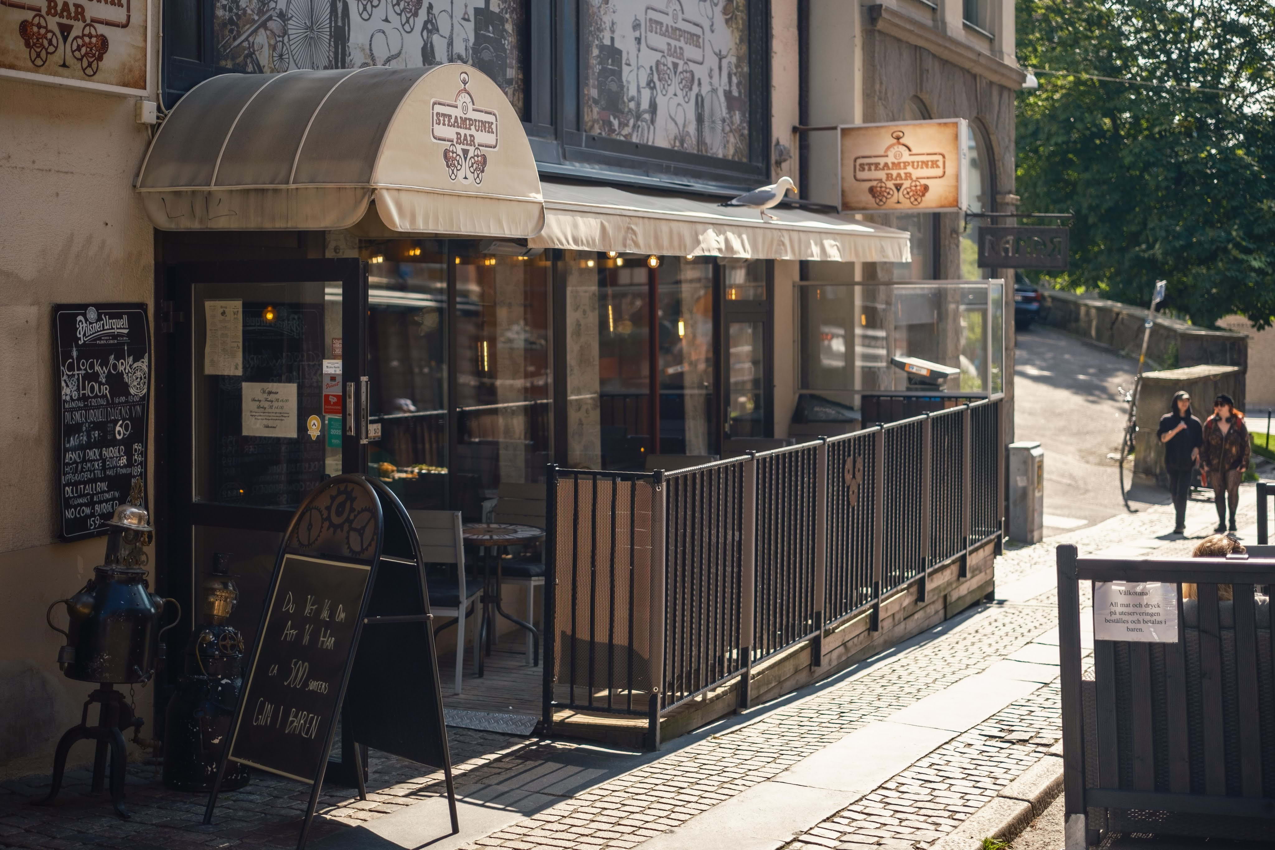 Steampunk Bar – Ölbarer