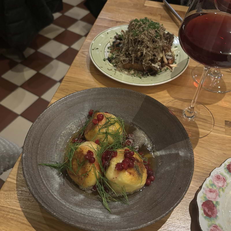 Kroppkakor och svamptoast – Photo from Suggan Vinbar by Lisa M. (19/10/2025)