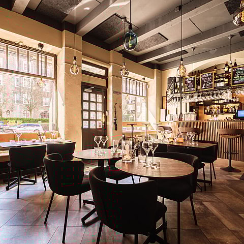 Artwork for the list Restaurang och vinbar by Cecilia Å.