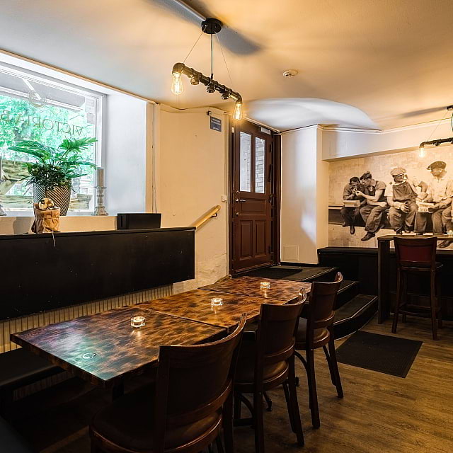 Victoria Bar