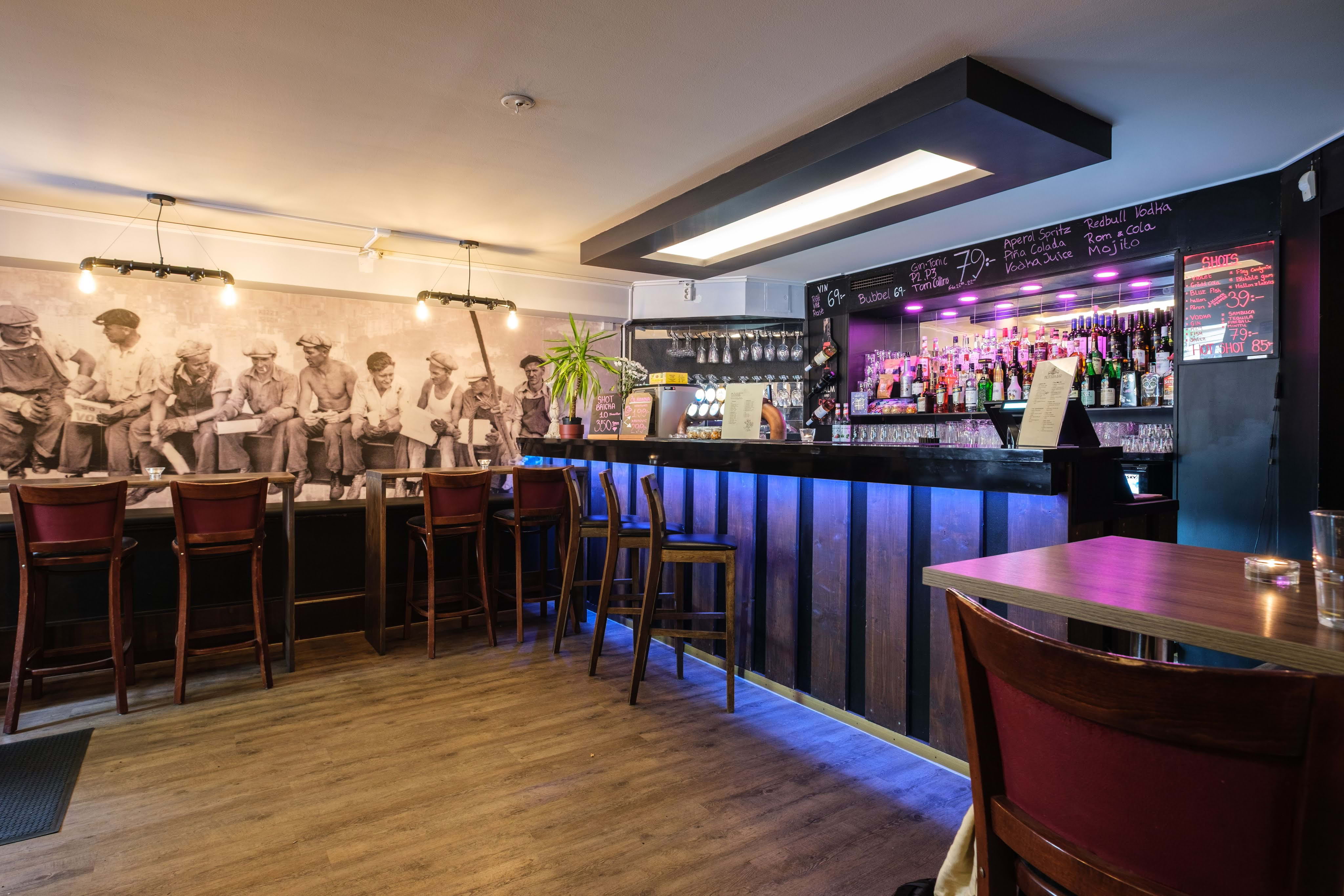 Victoria Bar – Barer