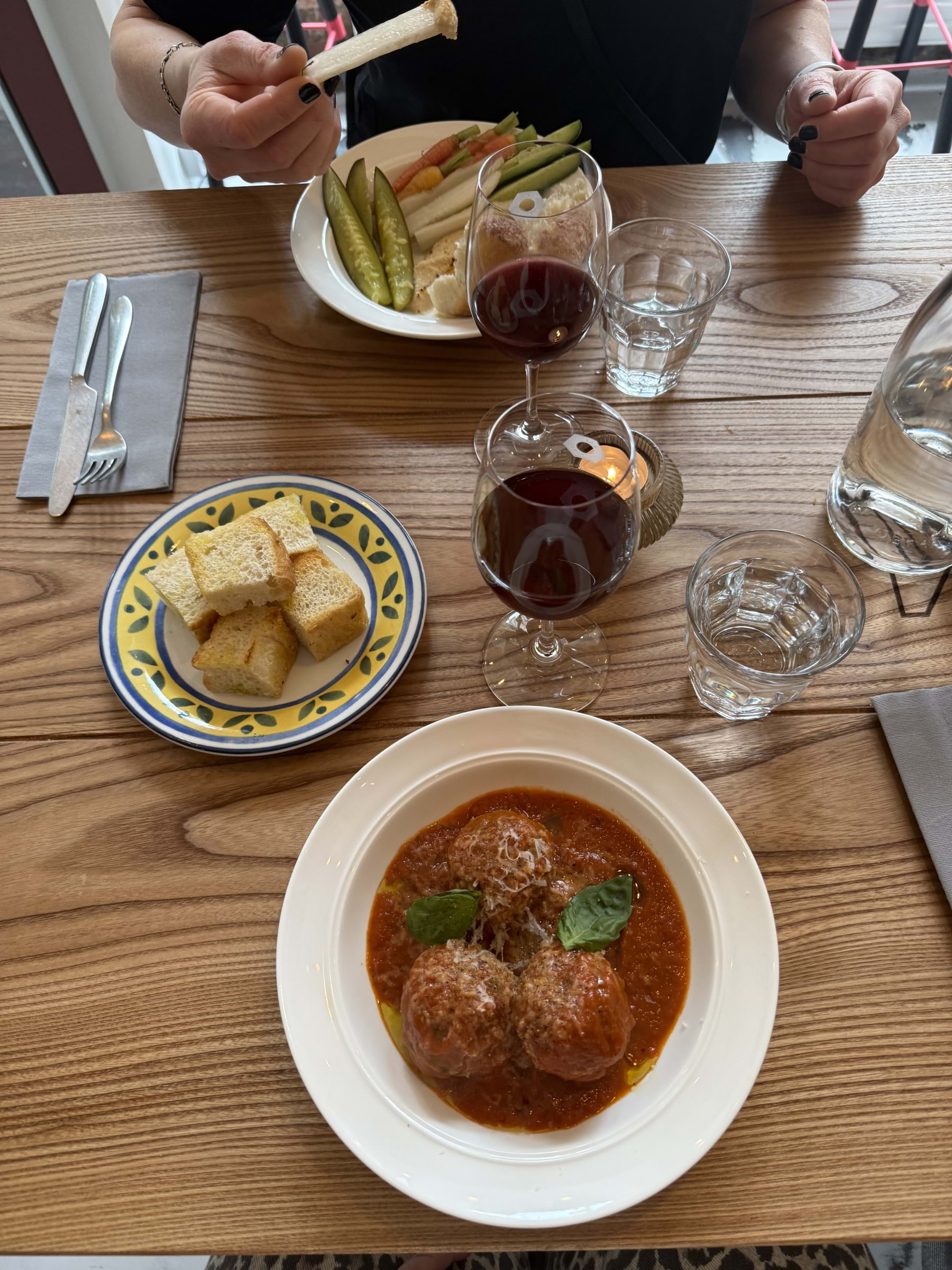 Photo from Wine Mechanics Vinbar by Hanna T. (04/06/2025)