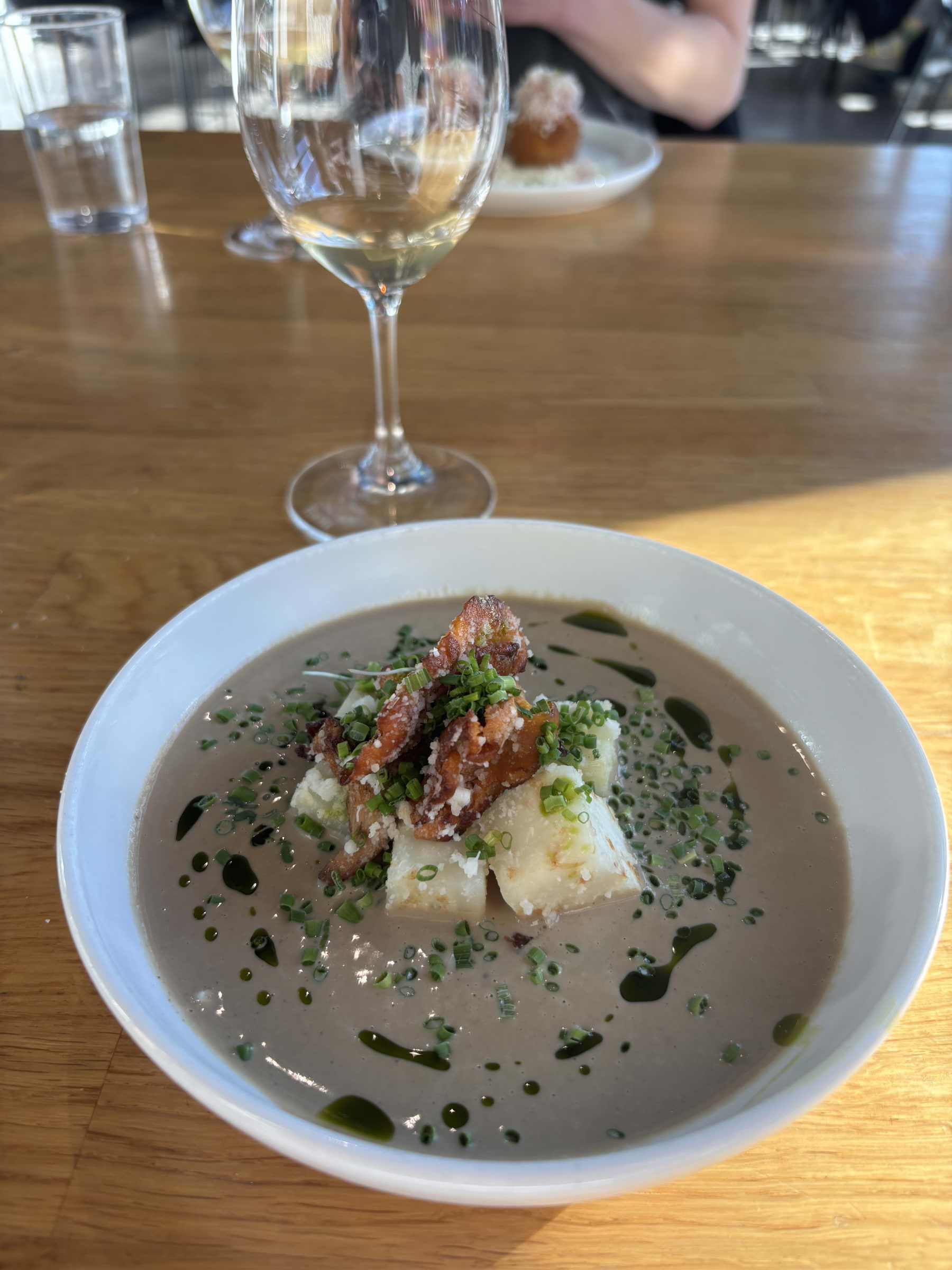 Svampsoppa med rotselleri – Photo from Wine Mechanics Slakthuset by Lisa M. (19/10/2025)