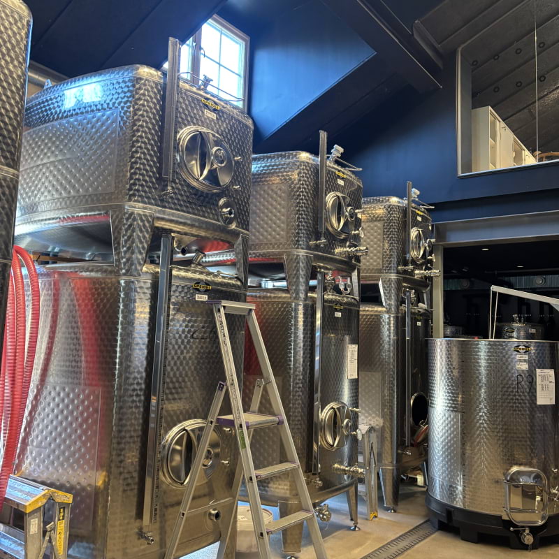 Vinproduktion – Bild från Wine Mechanics Slakthuset av Lisa M. (2025-10-19)