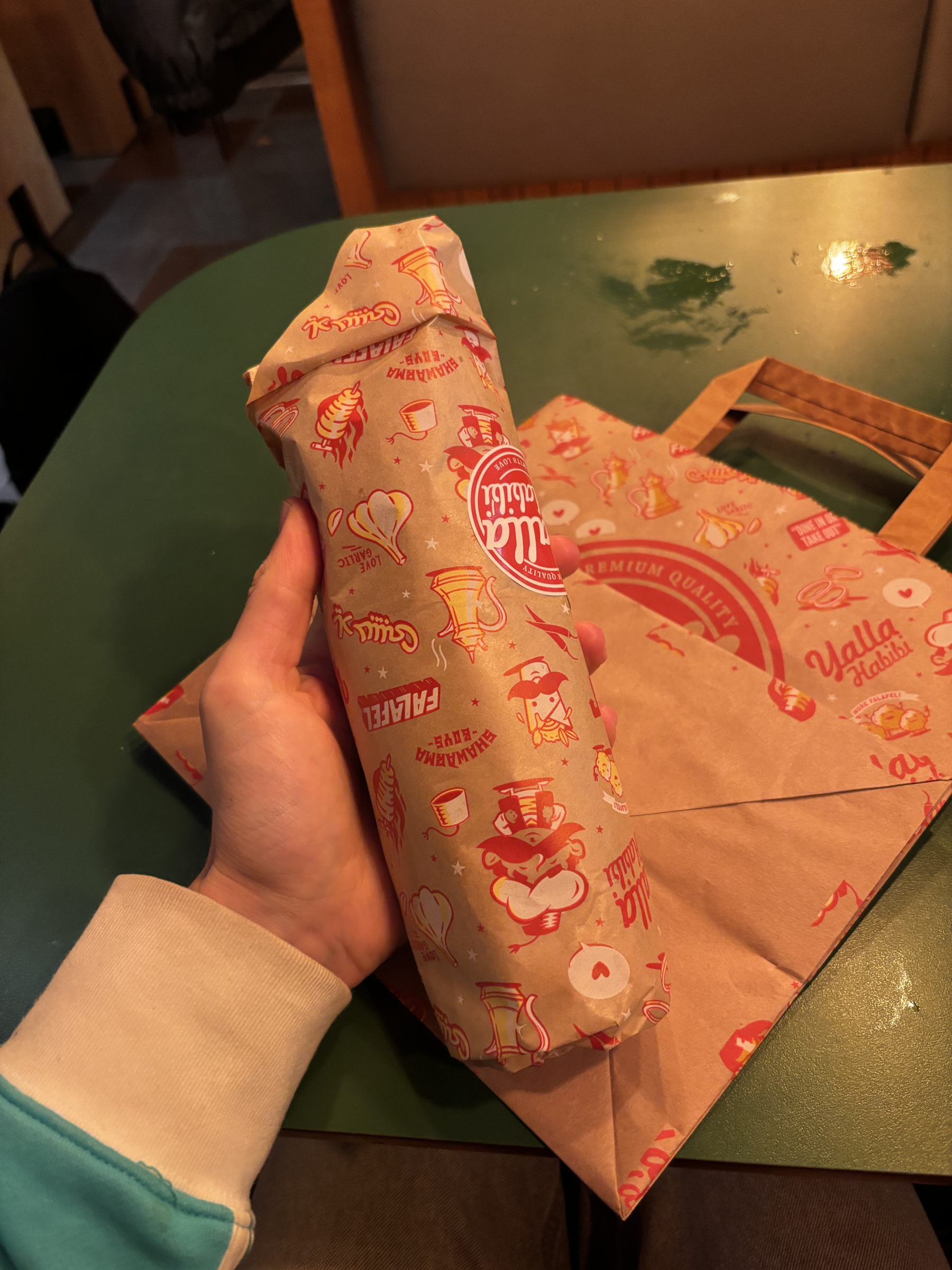 Falafelrulle – Billede fra Yalla Habibi af Lisa M. (09.10.2026)