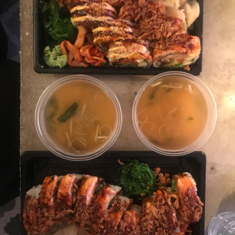 Sushi to go! – Photo from Hanaya Sushi Cafe by Jessica K. (21/12/2020)