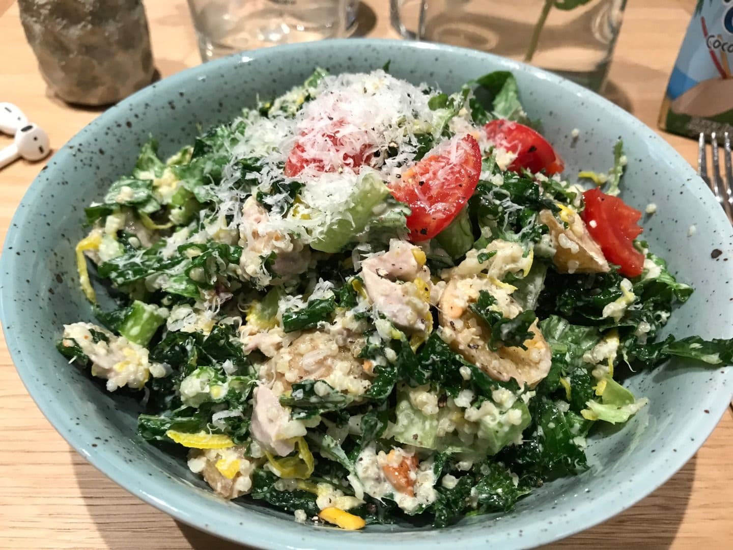 Caesarsallad – Photo from Kale & Crave Roslagsgatan by Robin N. (23/08/2018)