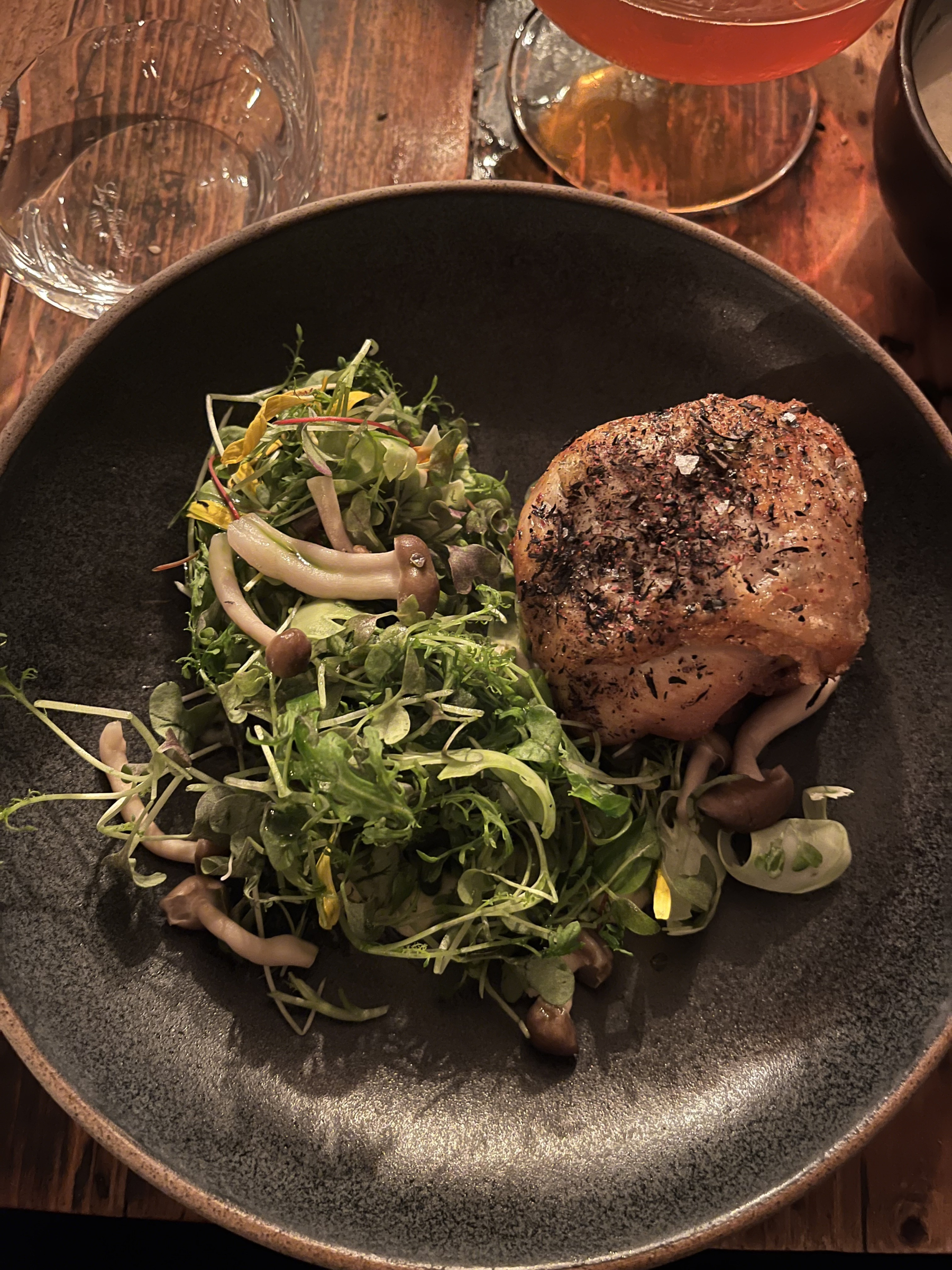 Stuffed chicken with porcini mushrooms and madagascar pepper. – Billede fra Høst af Emmi A. (28.09.2026)