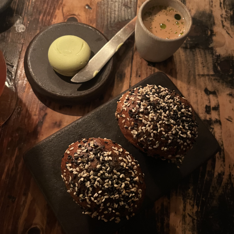 Bread with butter and lobster soup. – Billede fra Høst af Emmi A. (28.09.2026)