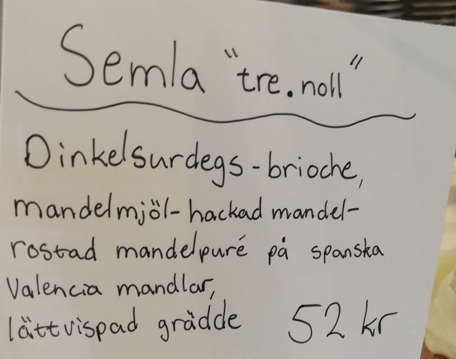 Fantastisk kombi bröd, mandelmassa, inte för söt grädde. Värt en omväg – Photo from Linnea's Pâtisserie, Café & Konditori by Mats S. (28/01/2022)