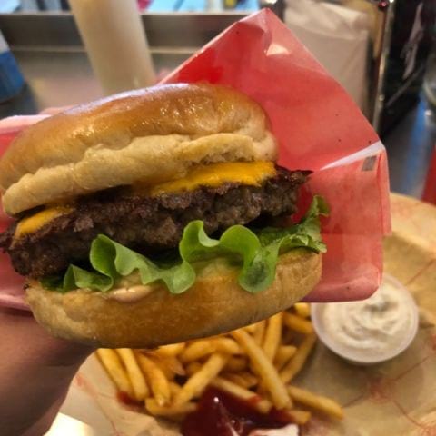 Cheeseburgare – Bild från Lily's Burger Nytorget av Elin E.
