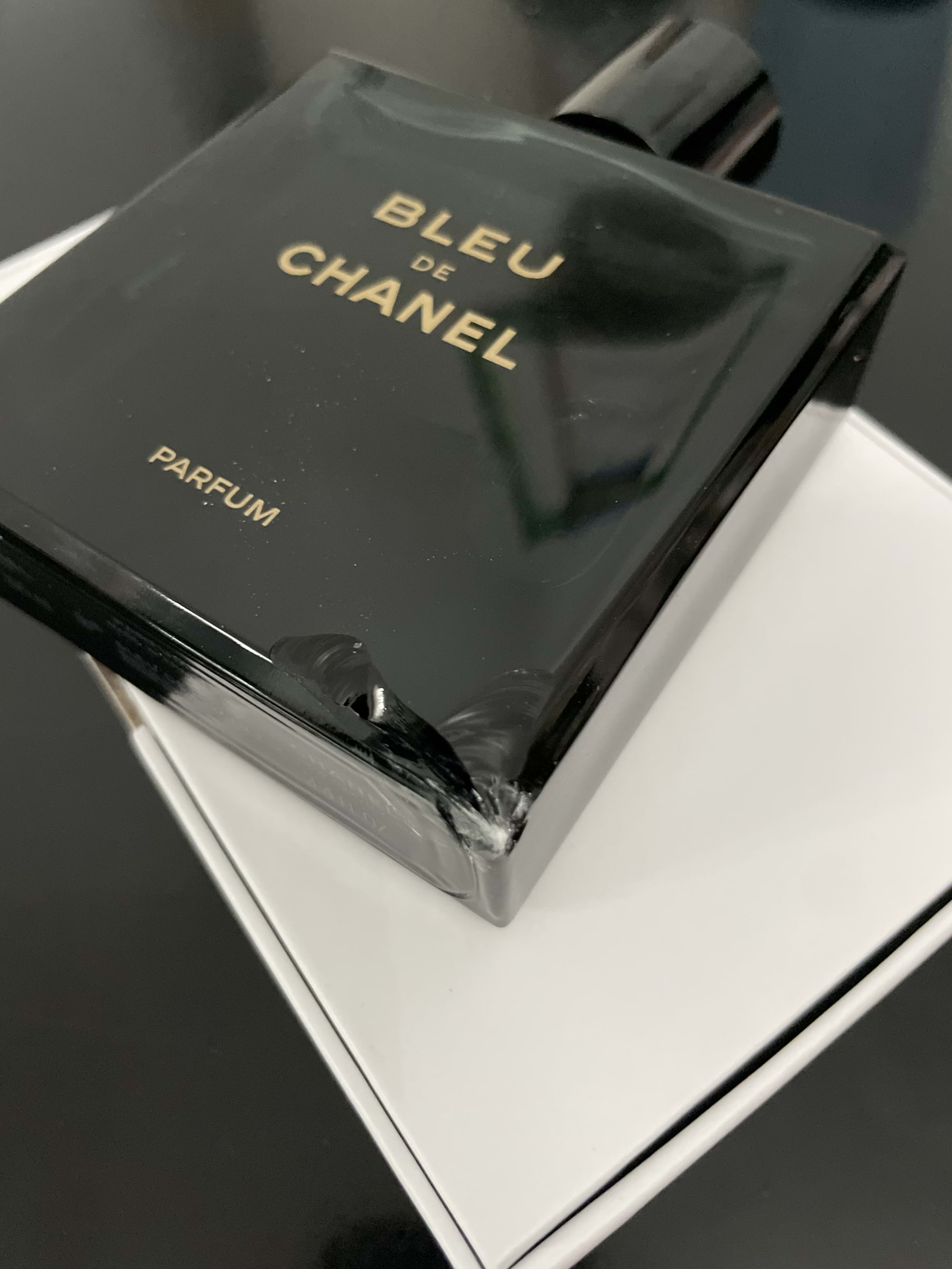 Broken perfume!!!! – Photo from Beauty Base Hounslow by Music M. (25/01/2025)