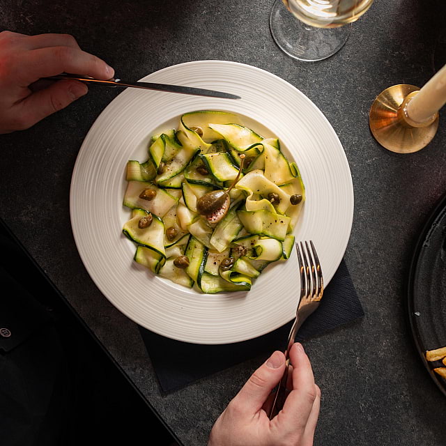 Bennie Restaurant & Bar