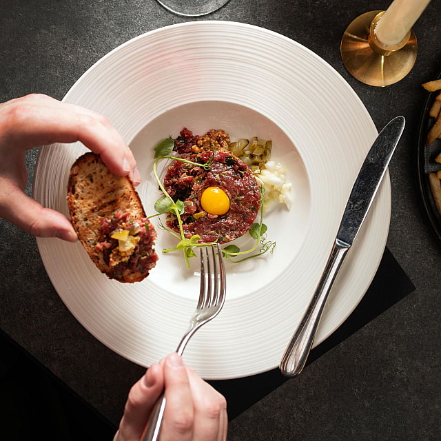 Bennie Restaurant & Bar