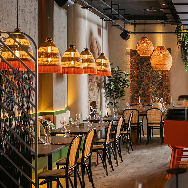 Bennie Restaurant & Bar