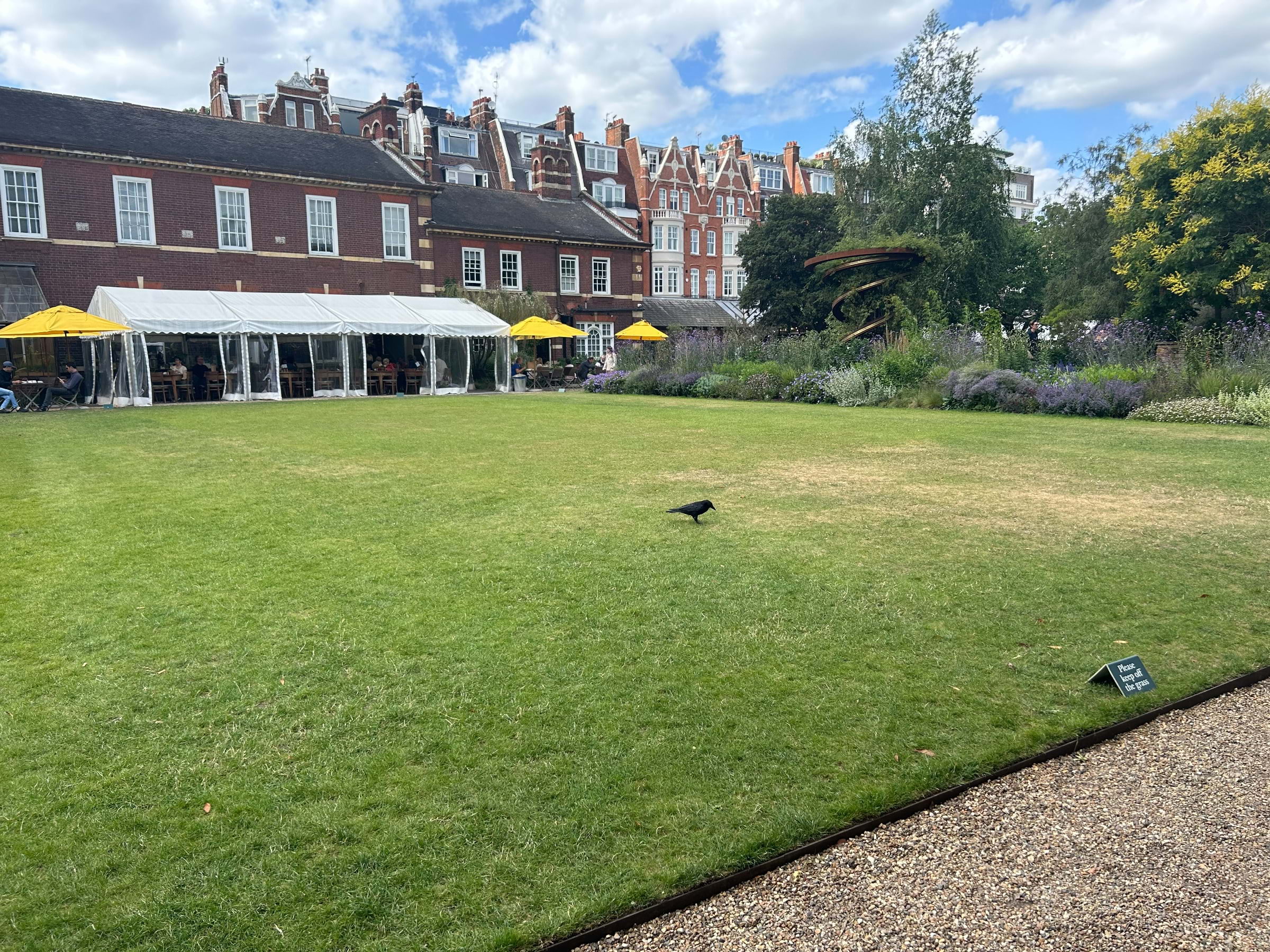 Café at Chelsea Physic Garden – Photo from Chelsea Physic Garden by David L. (13/08/2024)