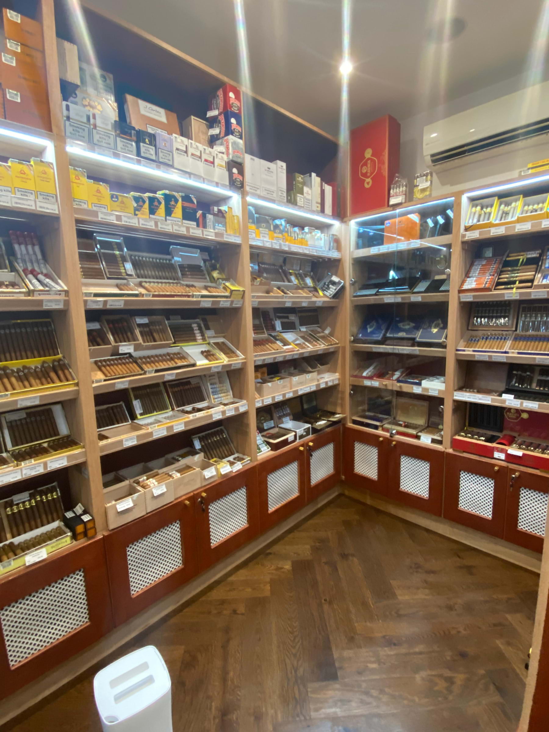 Photo from City Of London Cigars Chiswick by Navaneeth R. (02/11/2024)