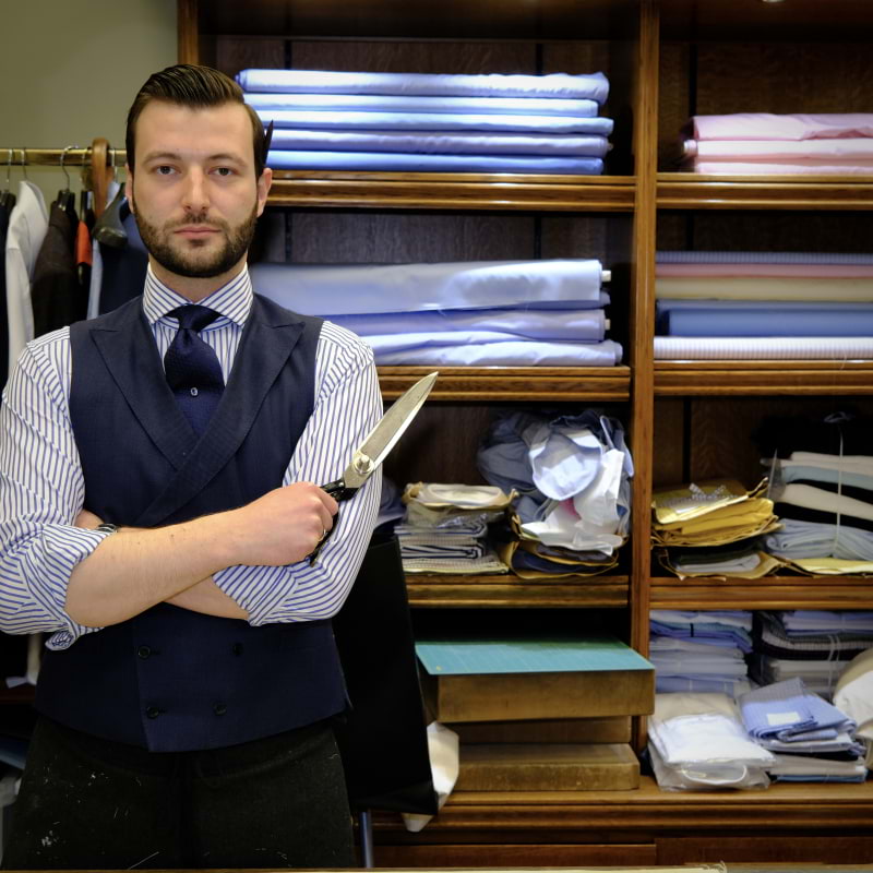 Head Shirt Cutter Tom Bradbury, 10 Savile Row London – Bild från Dege & Skinner av Cass S. (2025-05-30)